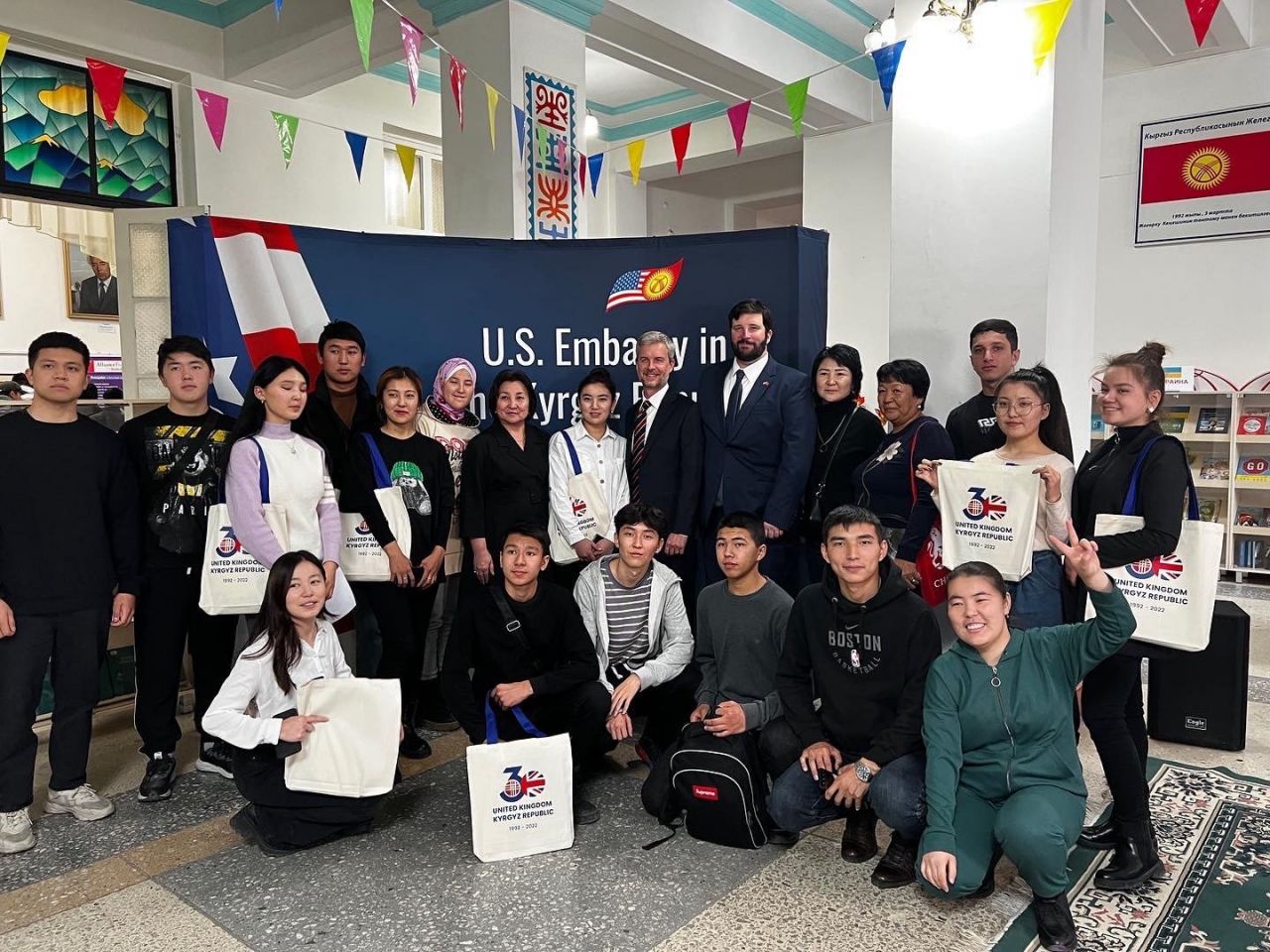 Floyd with Deputy Minister of Education and Science of the Kyrgyz Republic, Deputy Chargé Dàffaires of the U.S. Embassy in Bishkek, and Kyrgyz students at the IEW Fair